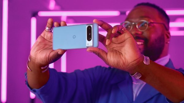 Héroe de noticias sobre el lanzamiento de Google Pixel 8