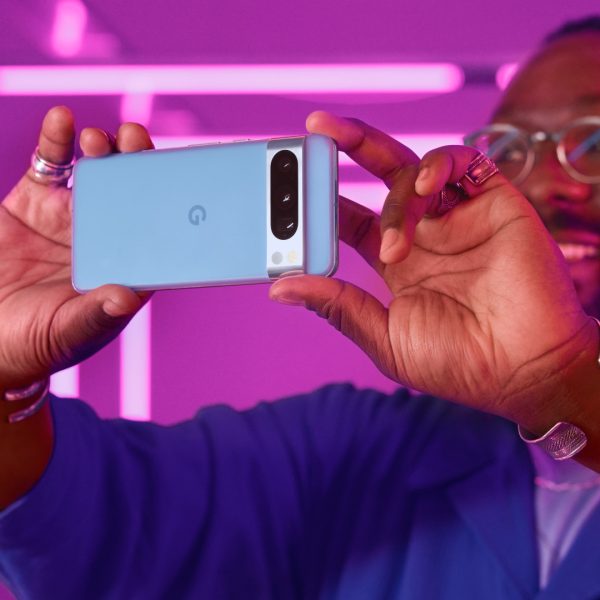 Héroe de noticias sobre el lanzamiento de Google Pixel 8