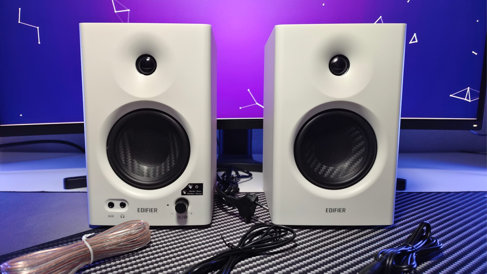 Hrdina recenze Edifier MR4 Studio Monitors