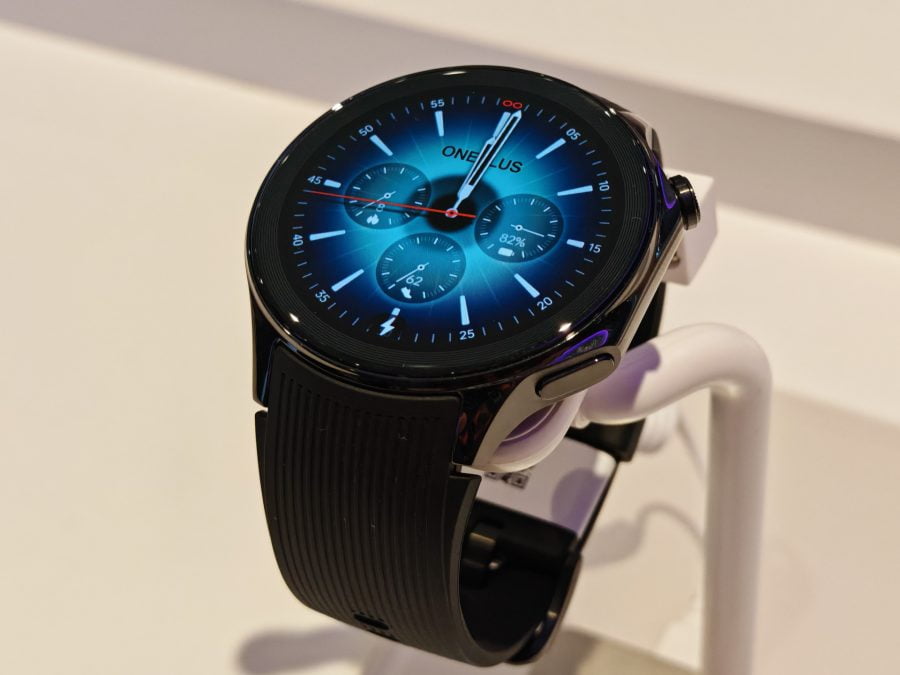 Saat kadranına sahip OnePlus Watch 2 ekranı