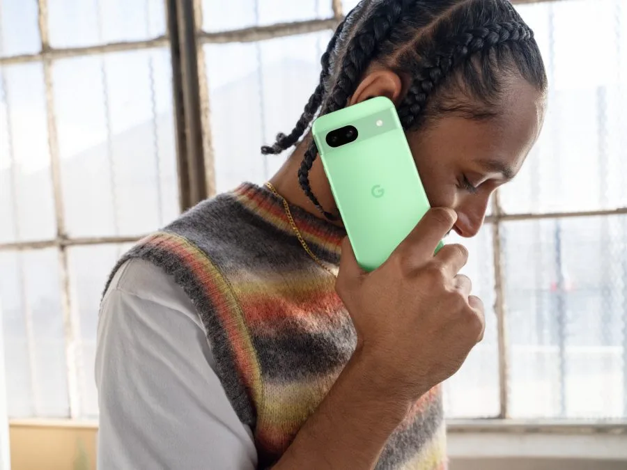 Pixel 8a Lifestyle Aloe