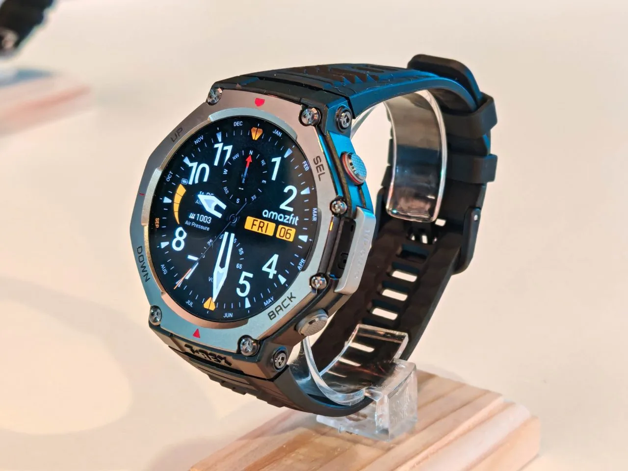 Amazfit T-Rex 3 bedieningsknoppen