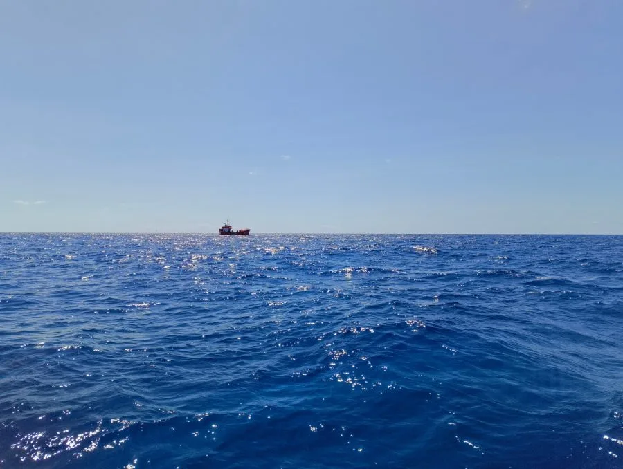 Ein Schiff am Horizont