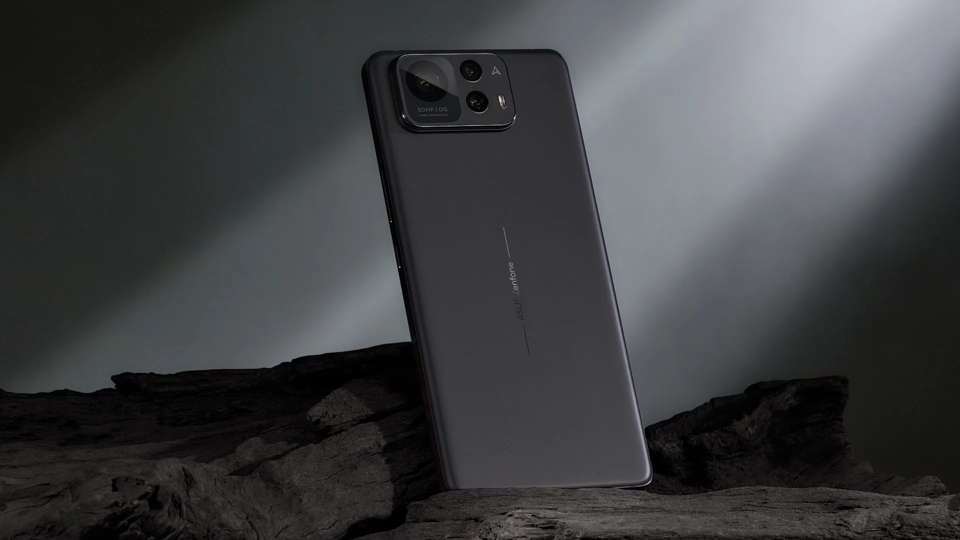 ASUS Zenfone 12 Ultra Hero