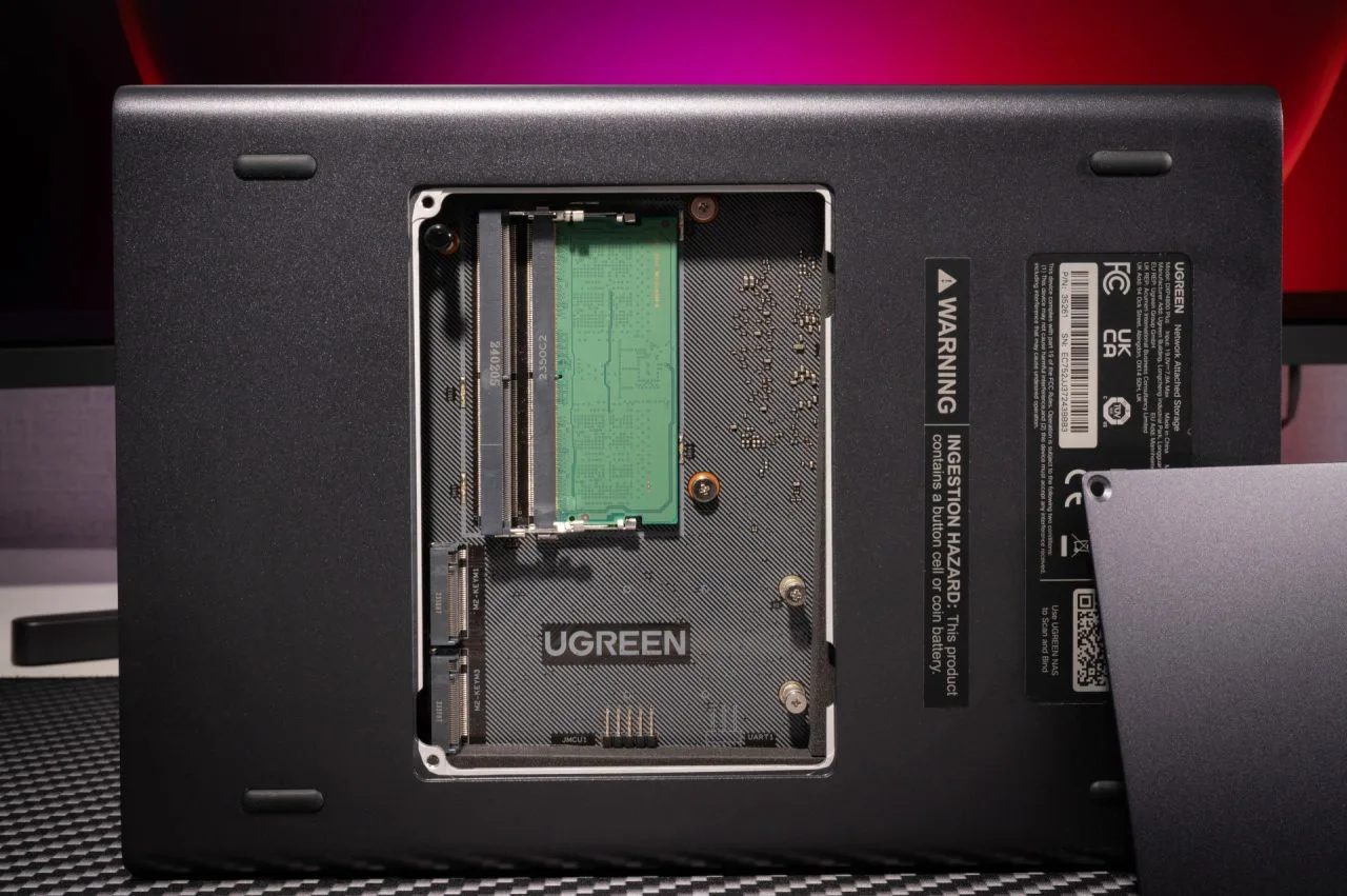 UGREEN NASync DXP4800 Plus SSD and RAM