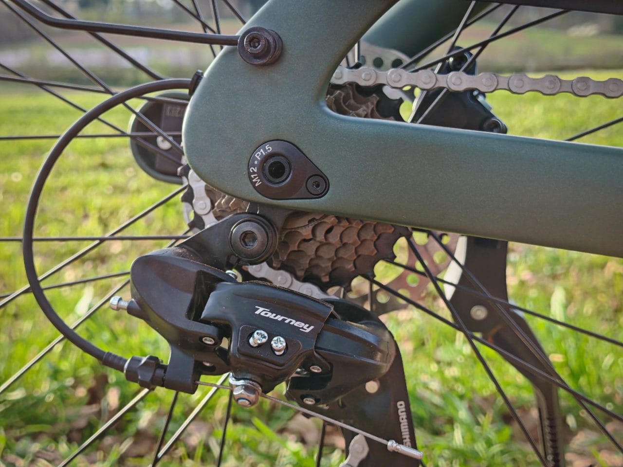 Shimano Tourney 7-trinns girsystem.