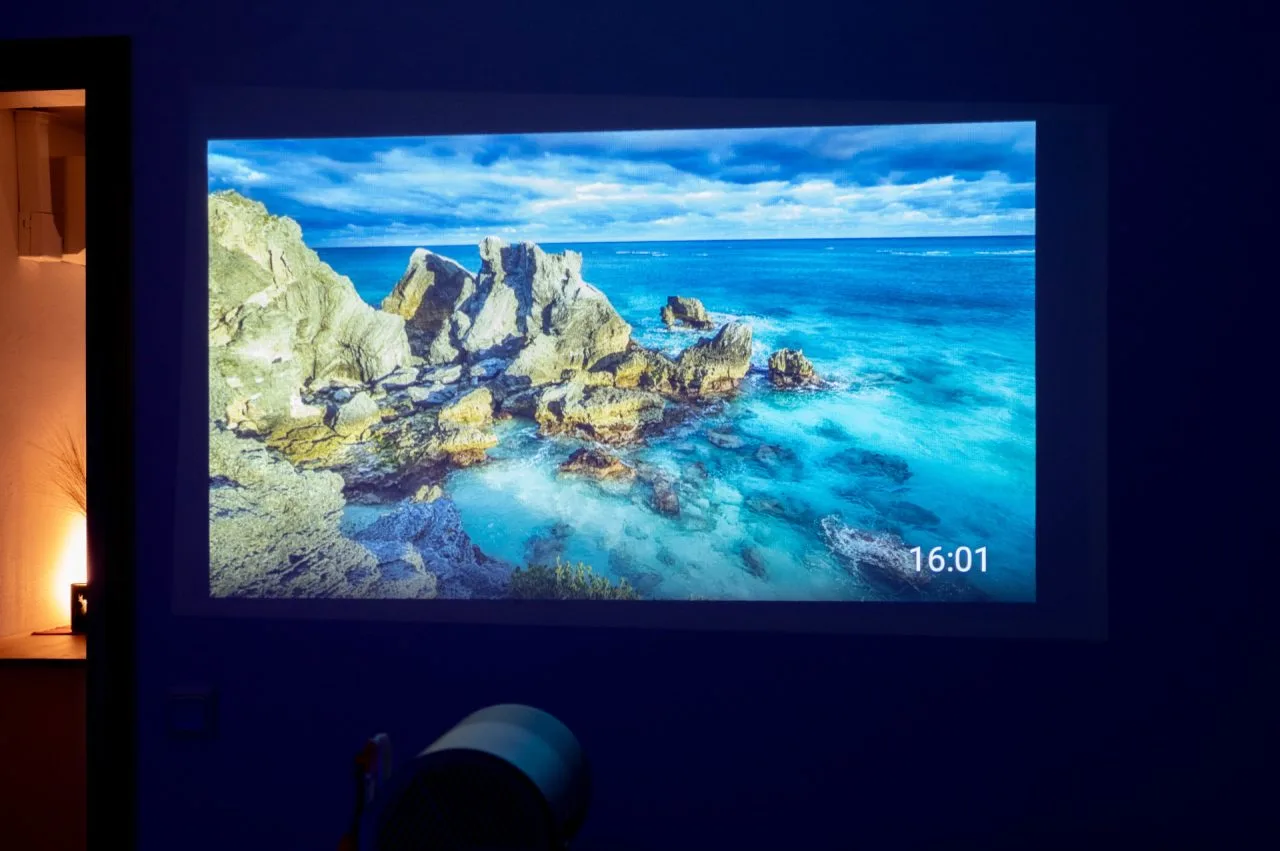XGIMI MoGo 4 projection on white wall