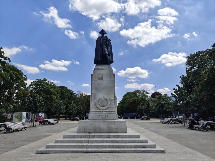 Testaufnahme Statue auf Podest