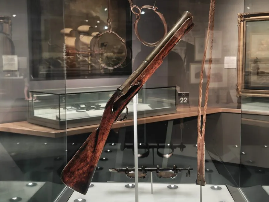 Testaufnahme eines Gewehrs im Museum