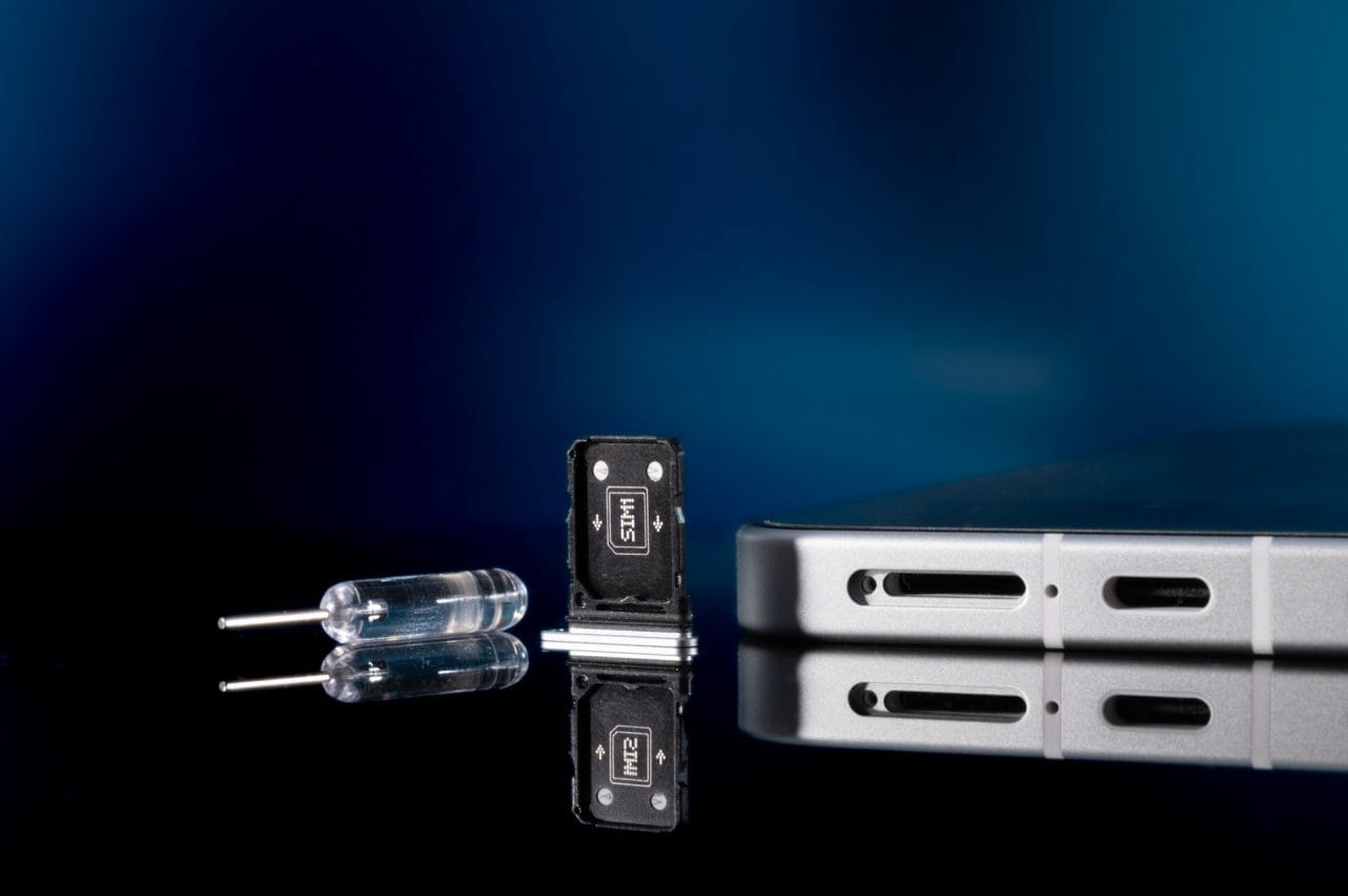 Nothing Phone (3) SIM-Tray mit SIM-Pin
