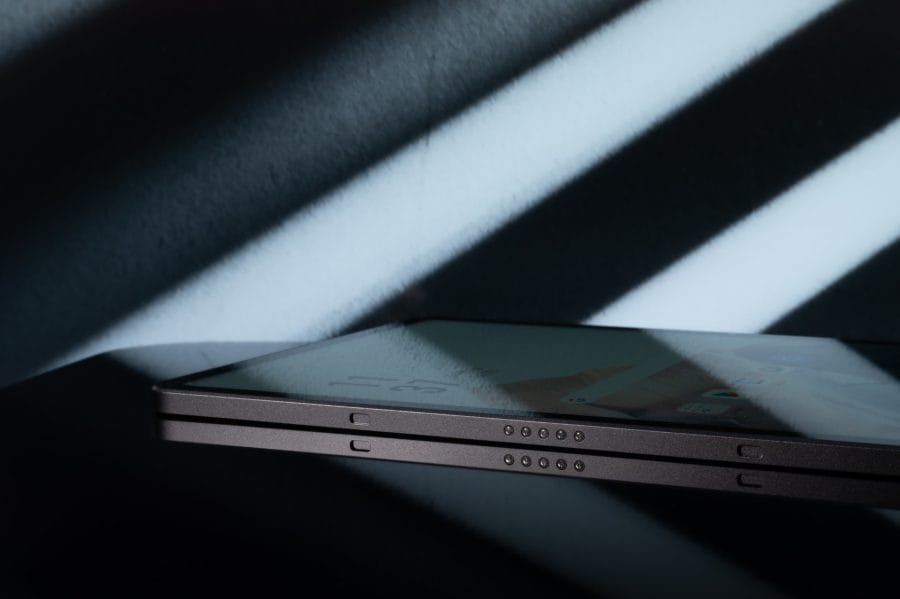 nubia Pad Pro Keyboard-Cover Pogo-Pins