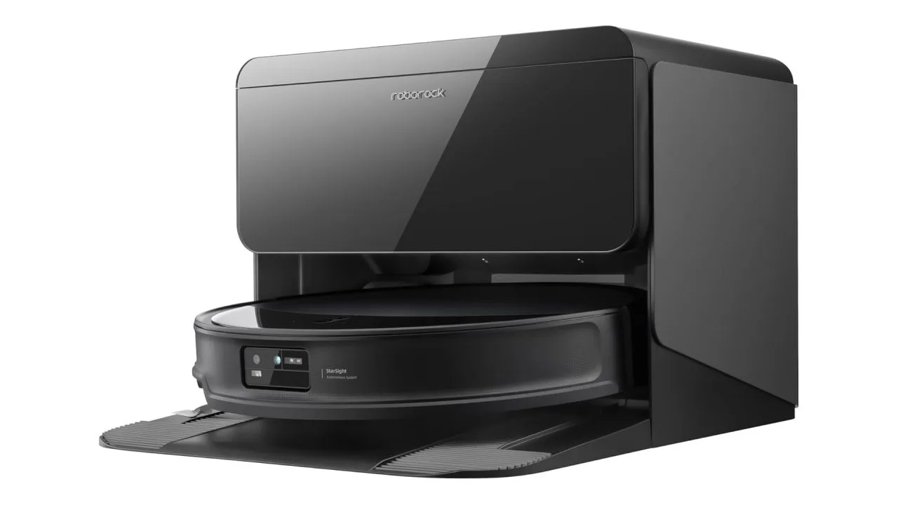 Roborock Saros 10R mit Wasseranschluss-Dock