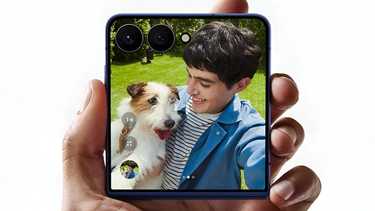 Samsung Galaxy Z Flip7 Lifestyle (2)