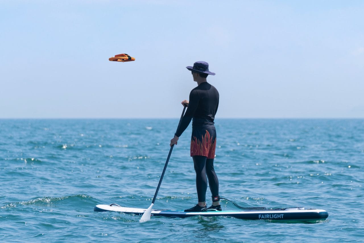 HOVERAir Aqua beim Standup Paddling