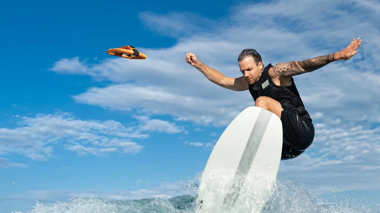 HOVERAir Aqua durante los deportes acuáticos