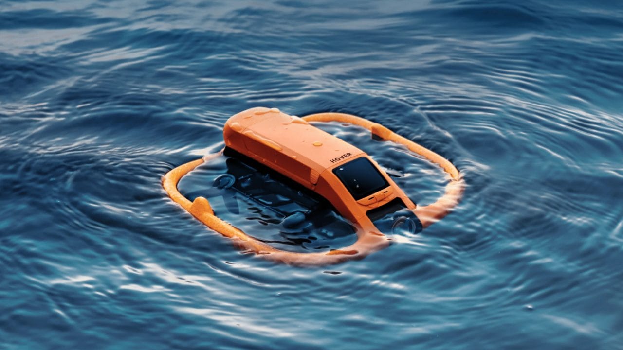 HOVERAir Aqua auf dem Wasser