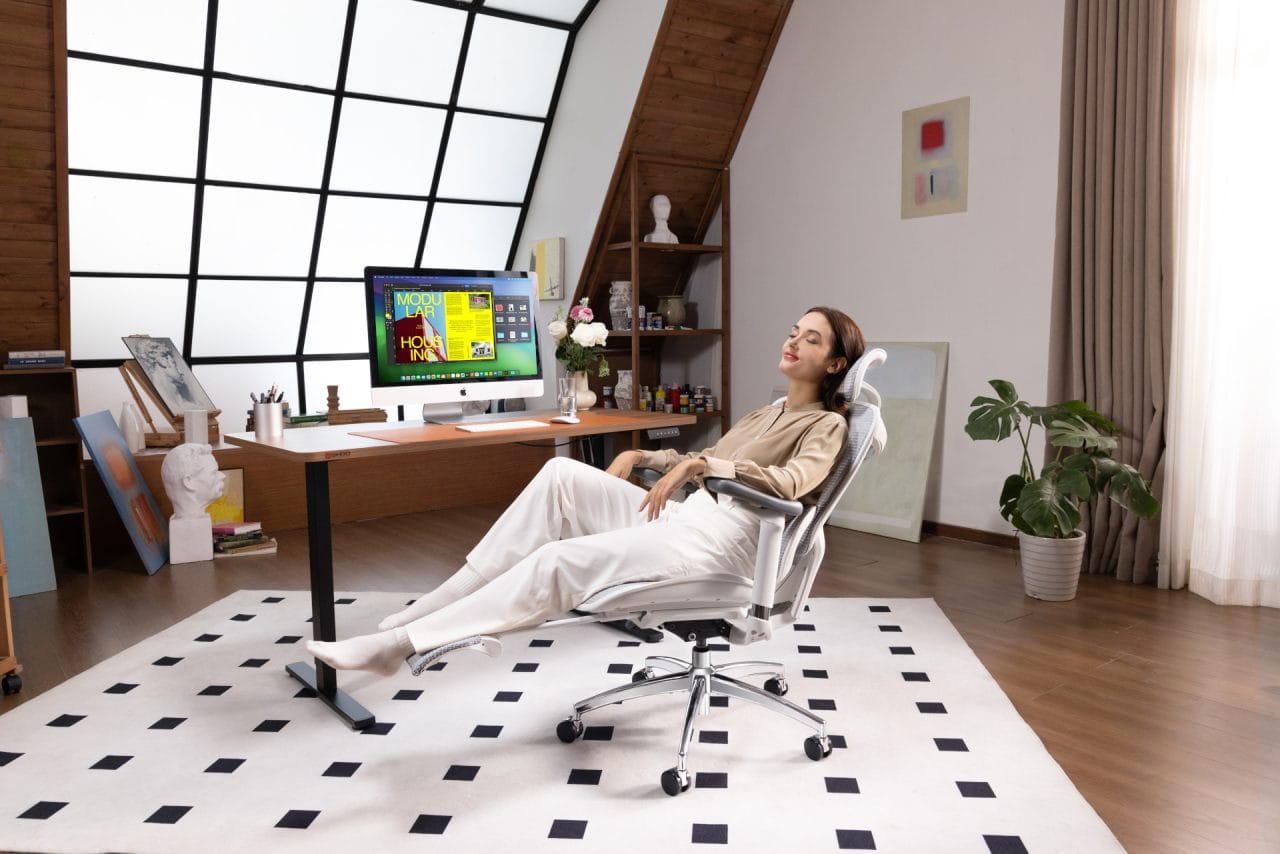 Siho Doro C300 Frau sitzt im Stuhl