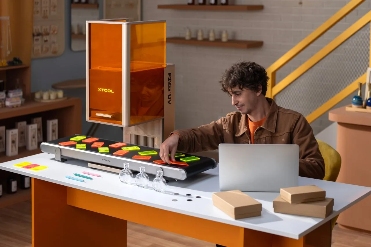 Esteira transportadora Auto Streamline com UV F2 Ultra