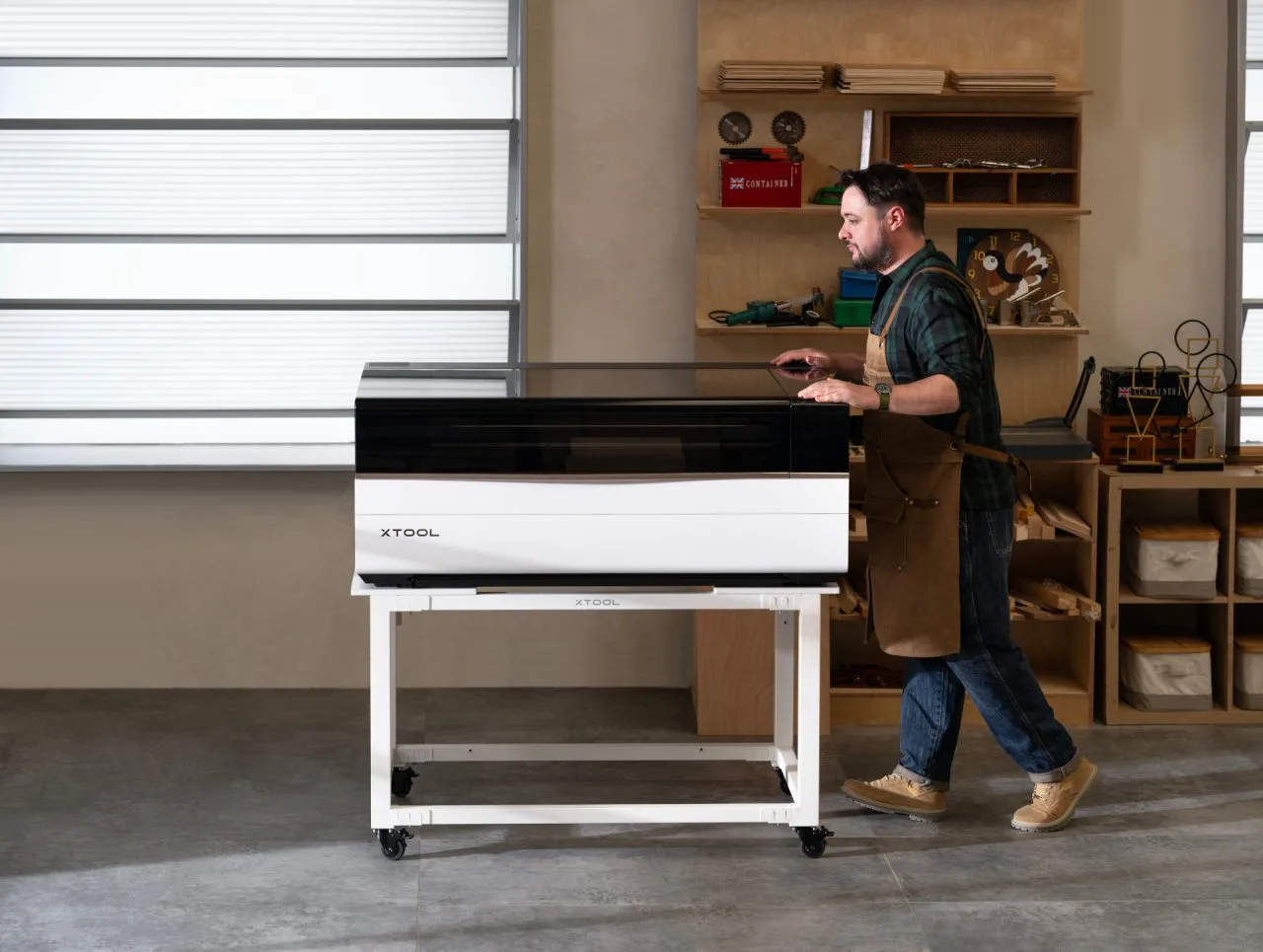 Рабочий стенд xTool P3