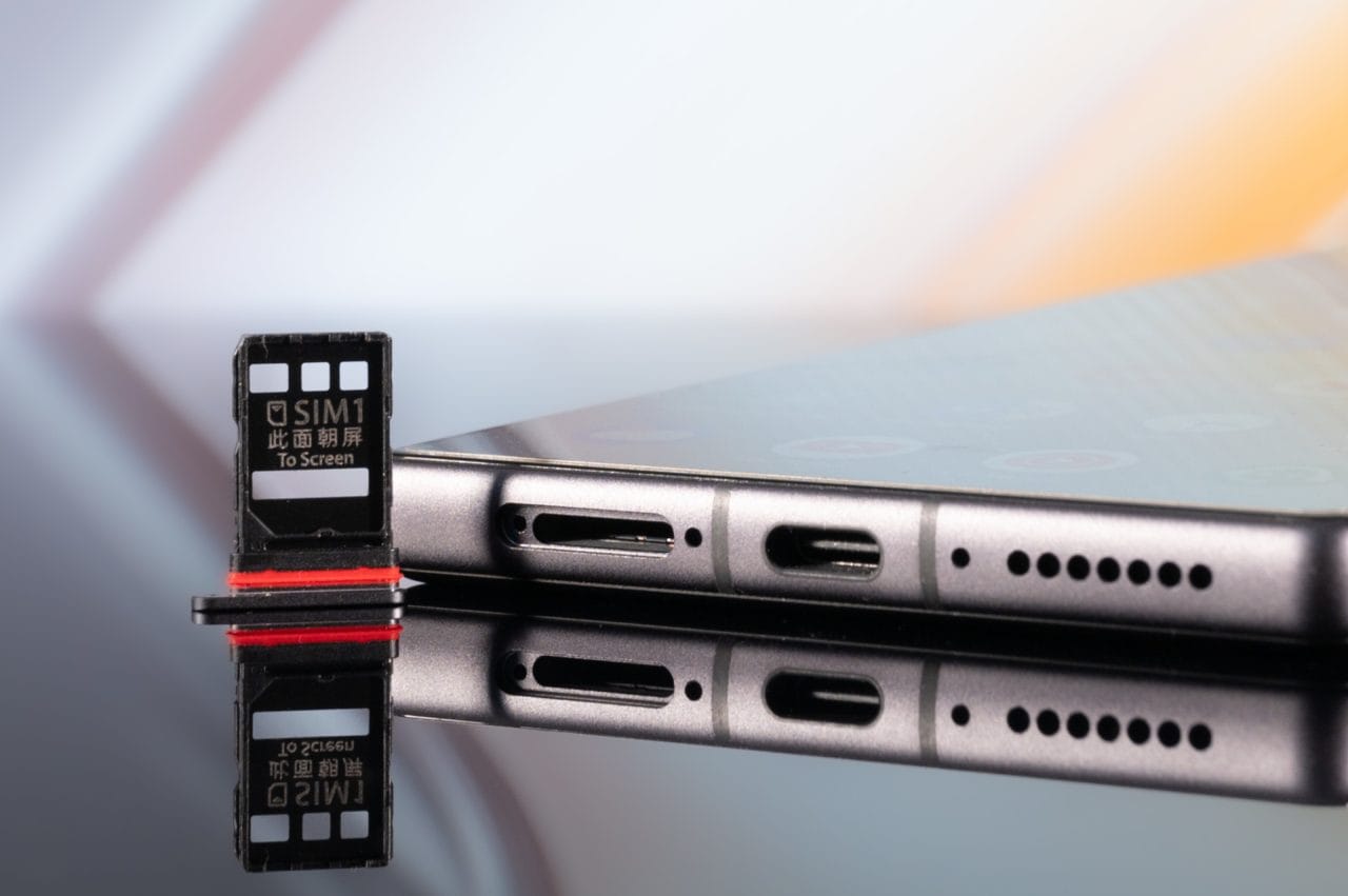 nubia Z80 Ultra SIM-Tray