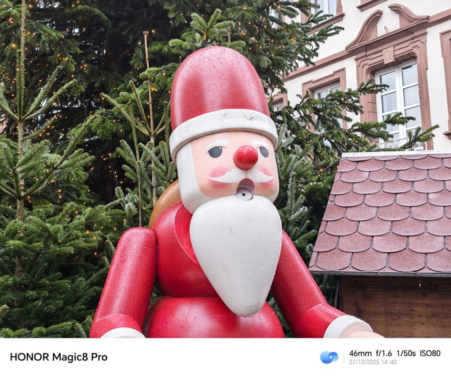 HONOR Magic 8 Pro Testaufnahme Hauptkamera Tag 46 mm Räuchermännchen