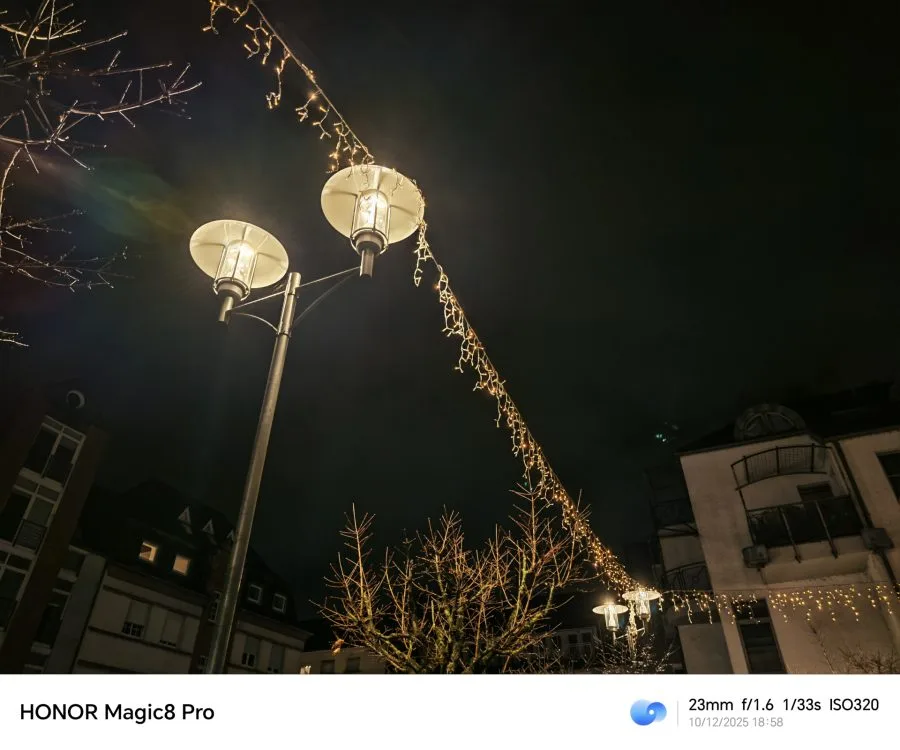 Δοκιμαστική εγγραφή κύριας κάμερας HONOR Magic 8 Pro με νυχτερινά φώτα δρόμου