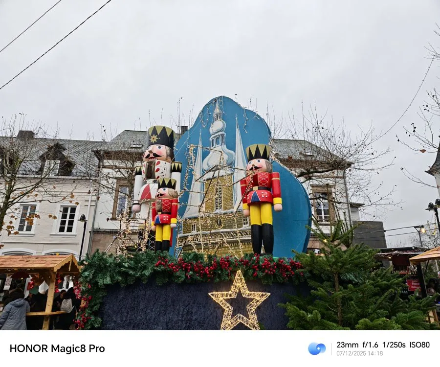 HONOR Magic 8 Pro Δοκιμαστική λήψη με την κύρια κάμερα - Ημέρα Καρυοθραύστη