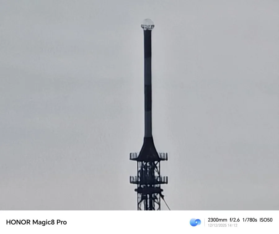 Δοκιμαστική εγγραφή HONOR Magic 8 Pro σε πύργο μετάδοσης με ζουμ 100x