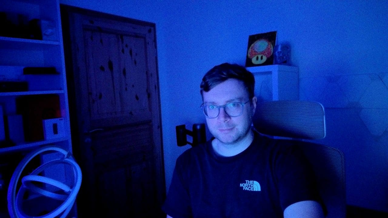 Insta360 Link 2 Pro / Link 2C Pro Bildqualität im abgedunkelten Raum