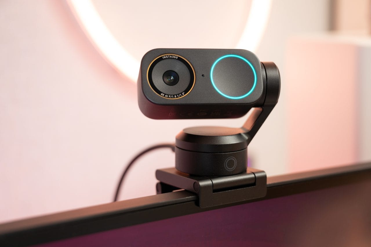 Insta360 Link 2 Pro auf Monitor