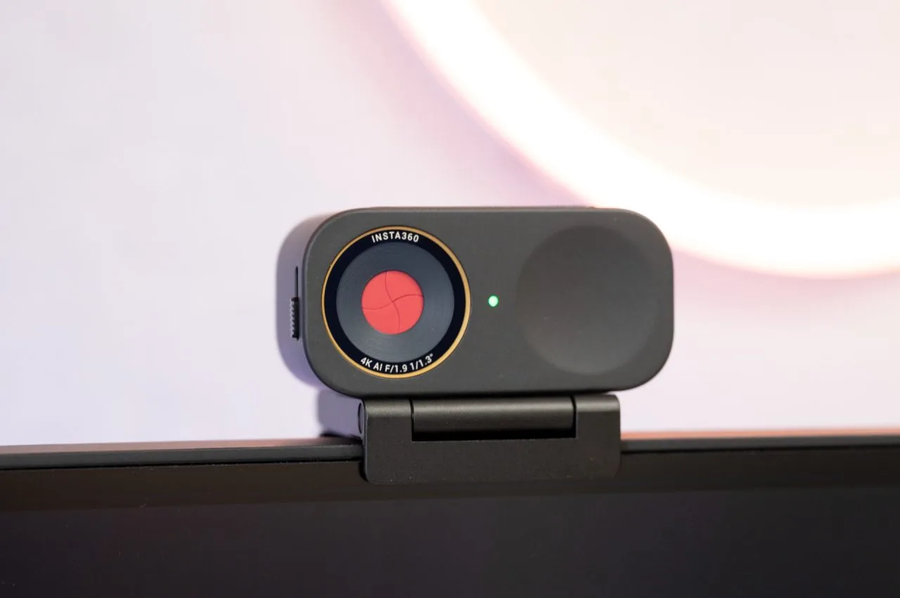 Механическая диафрагма Insta360 Link 2C Pro