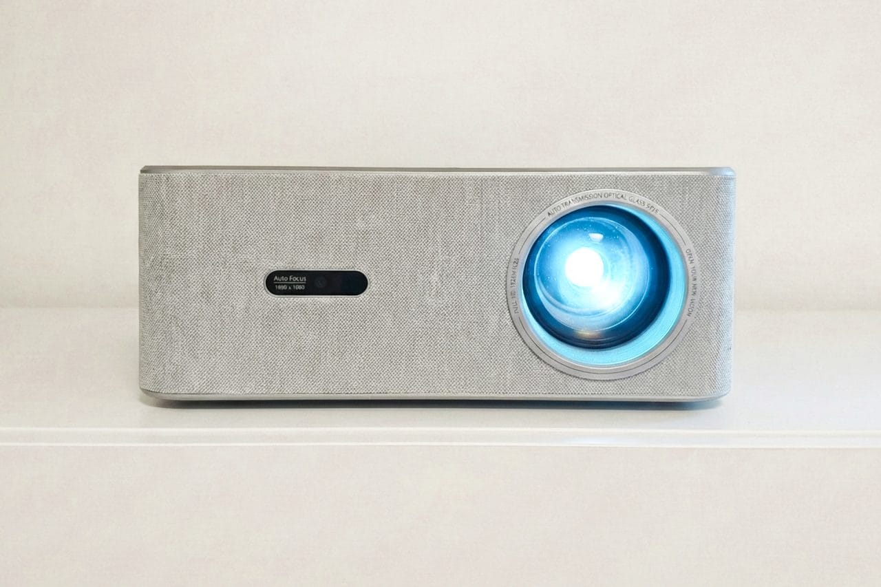 OSCAL PV800 Pro Beamer von vorne