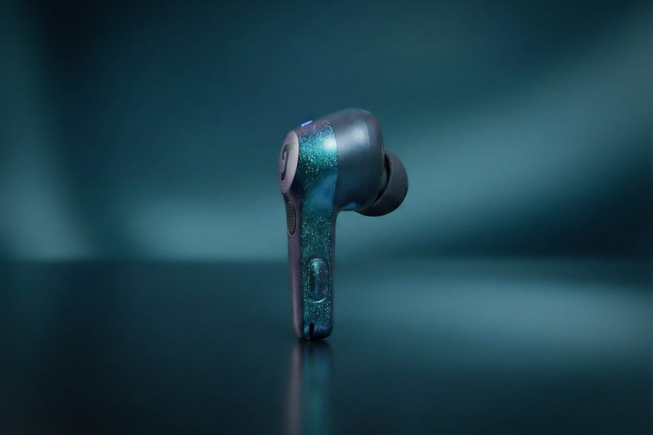 Teufel AIRY TWS Earbud seitliche Bedienung
