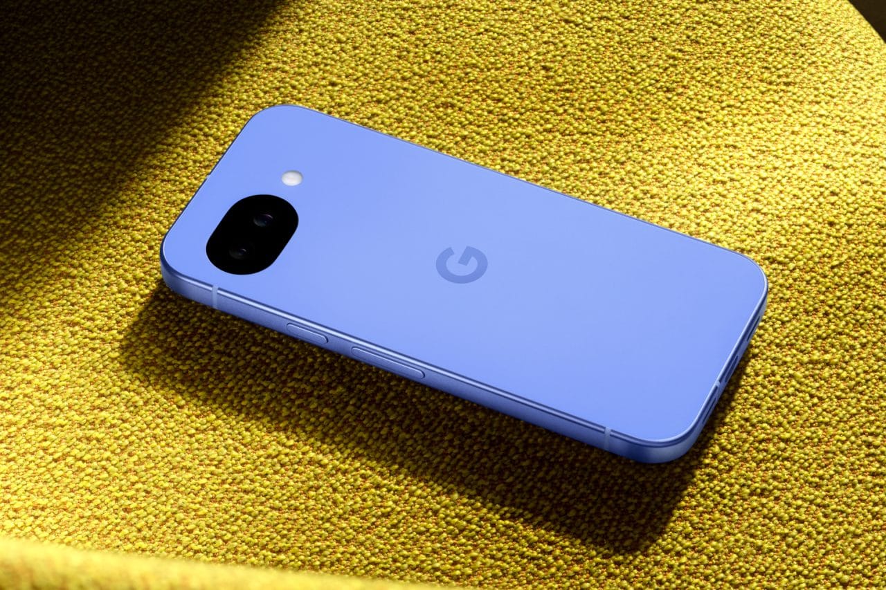 Google Pixel 10a Lifestyle (1)