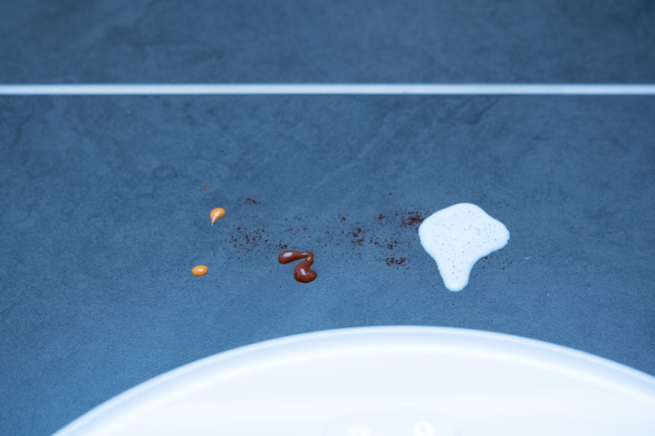 Roborock Qrevo Curv 2 Flow Test mit Flüssigkeiten