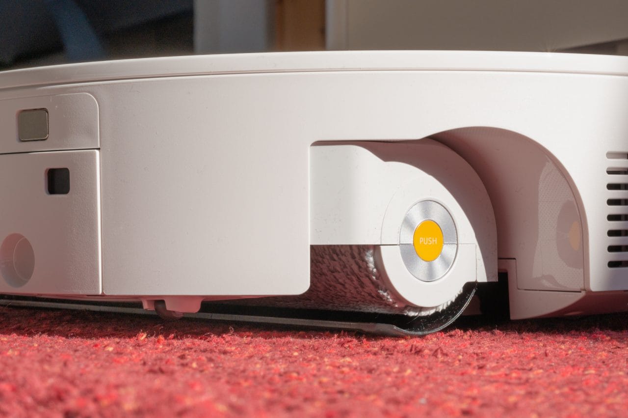 Roborock Qrevo Curv 2 Flow auf Teppich