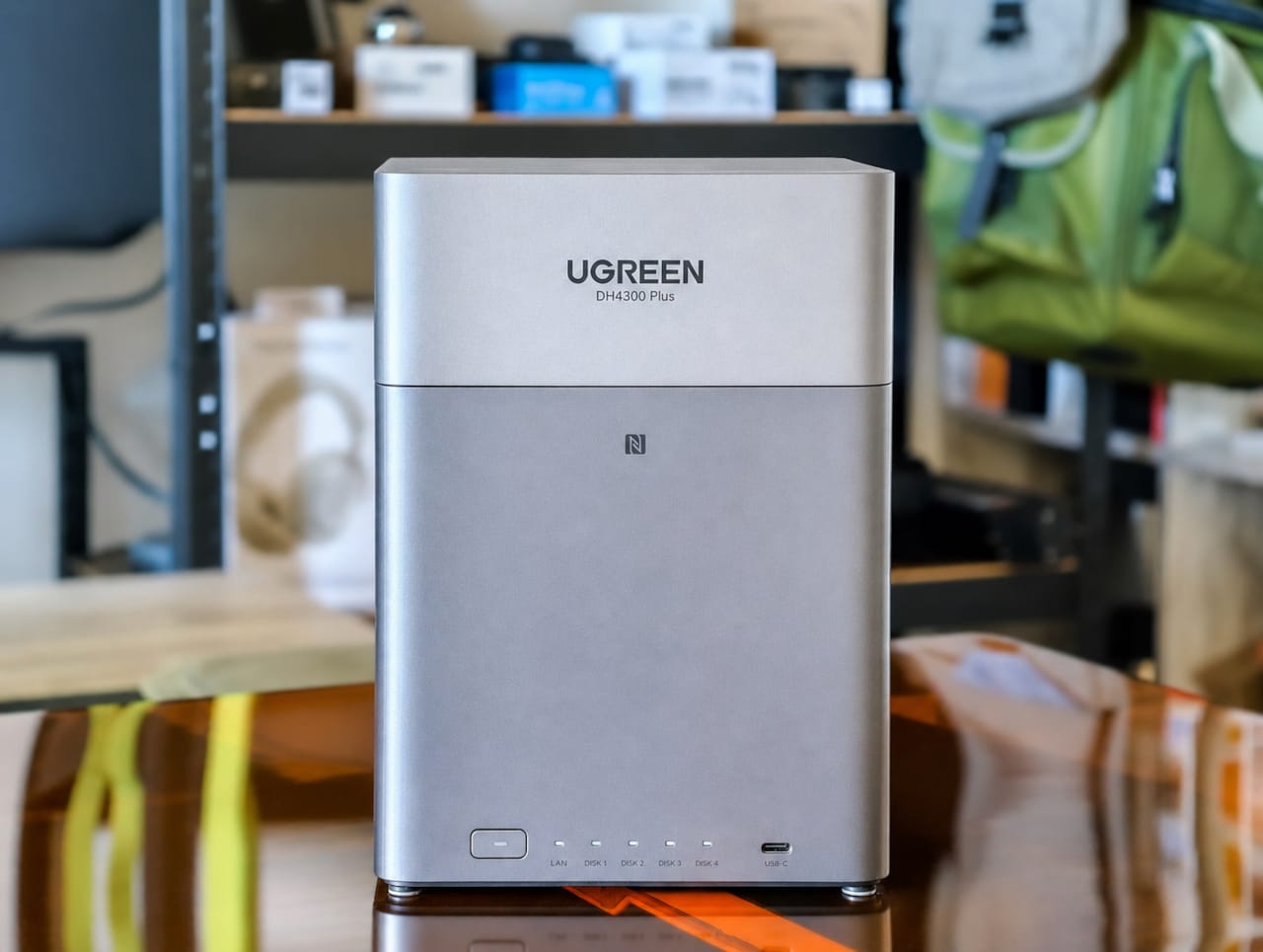 UGREEN NASync DH4300 Plus von vorne