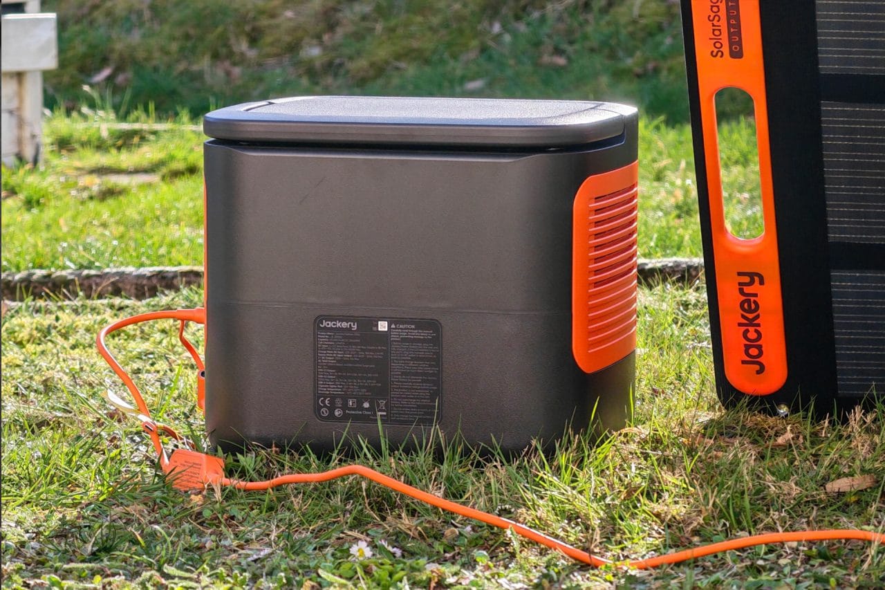 Jackery Explorer 2000 v2 Rückseite