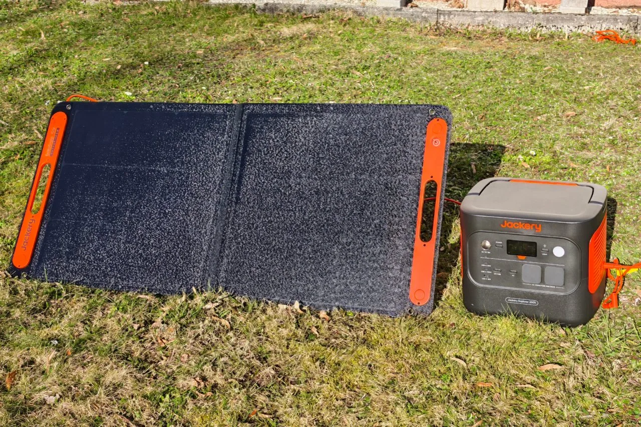 Jackery Explorer 2000 v2 met zonnepaneel