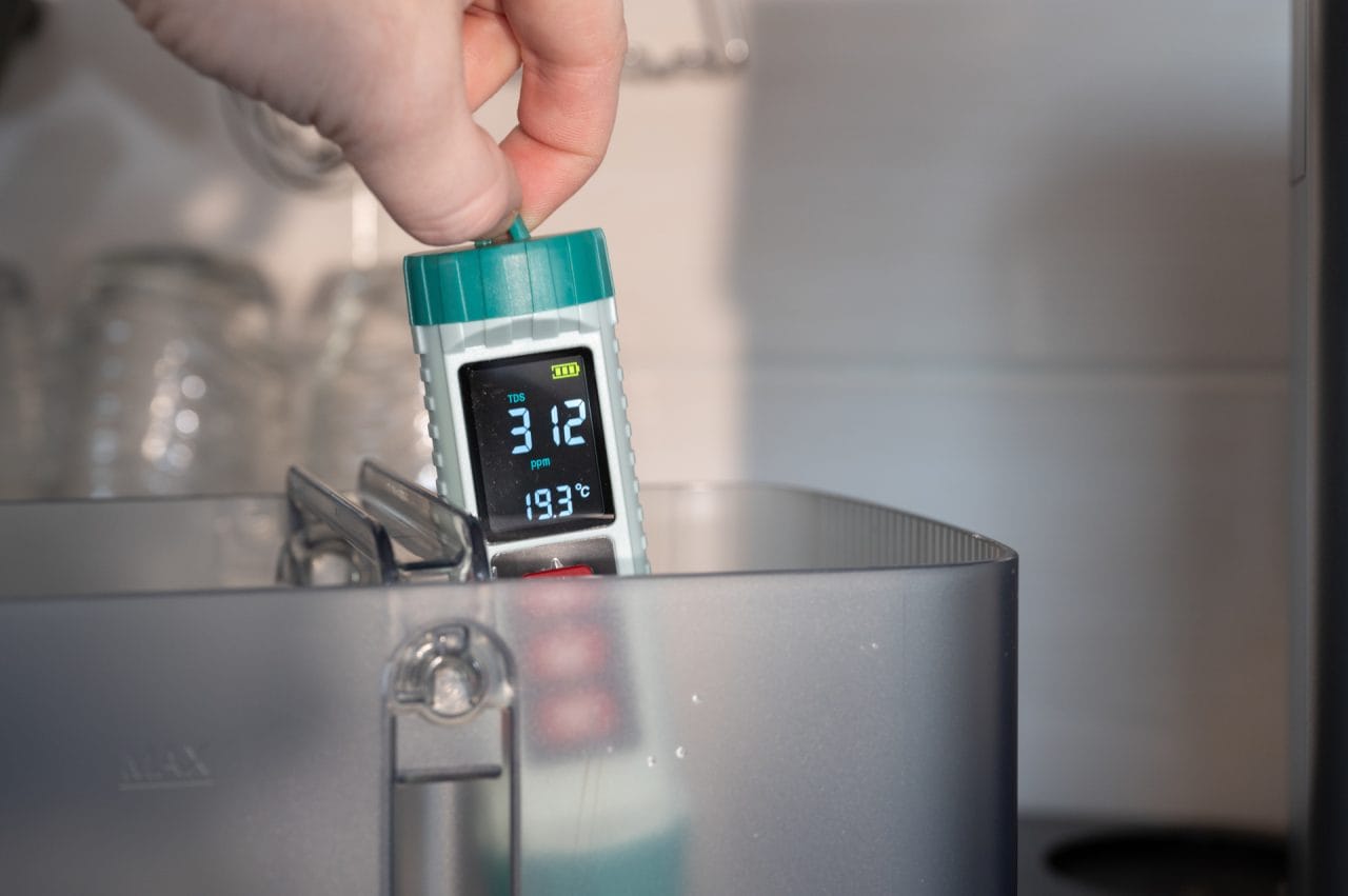 JIMMY R9 Pro TDS Messung im Rohwasserbehälter