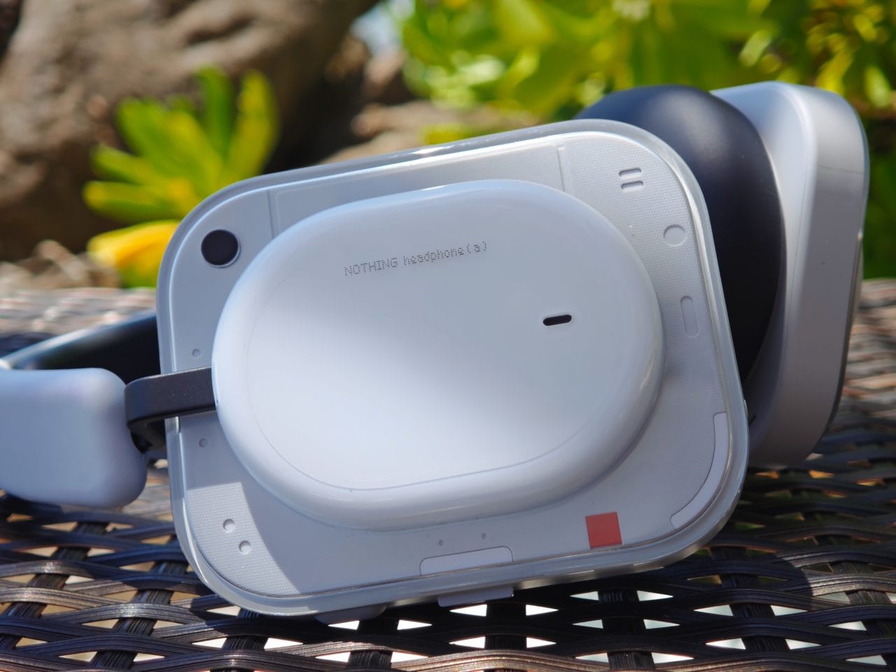 Nothing Headphone (a) Ohrmuschel