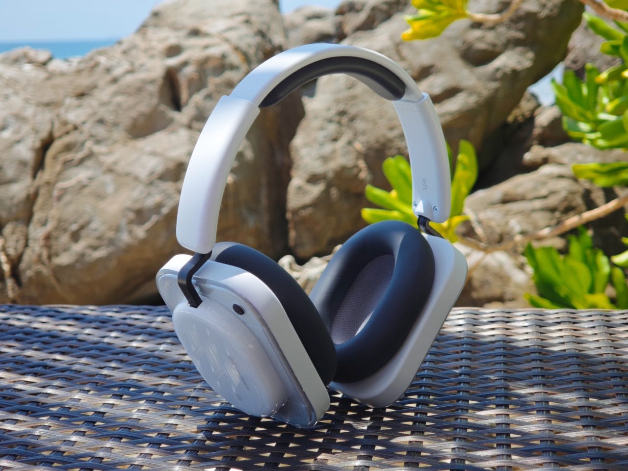 Nothing Headphone (a) stehend frontal