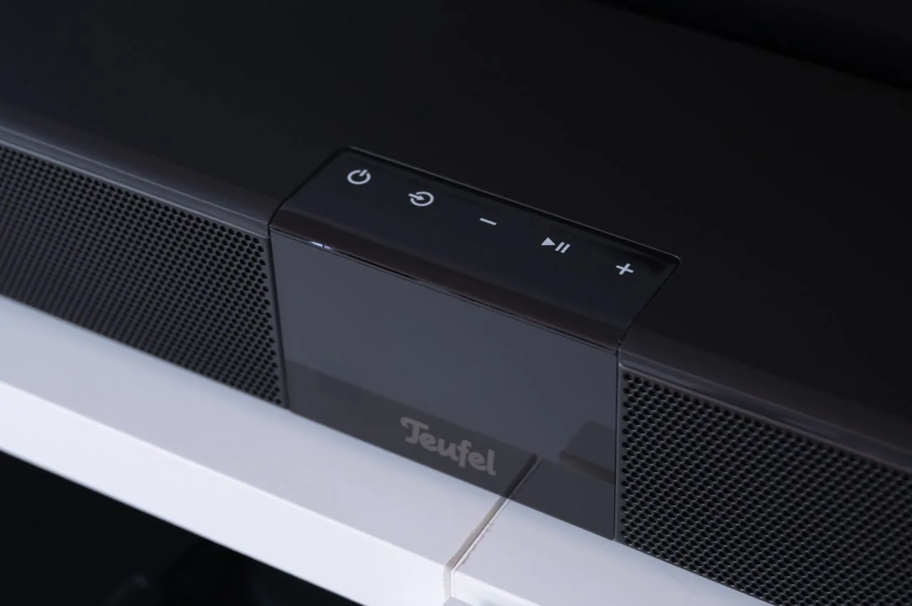Teufel CINEBAR 22 Display og knapper