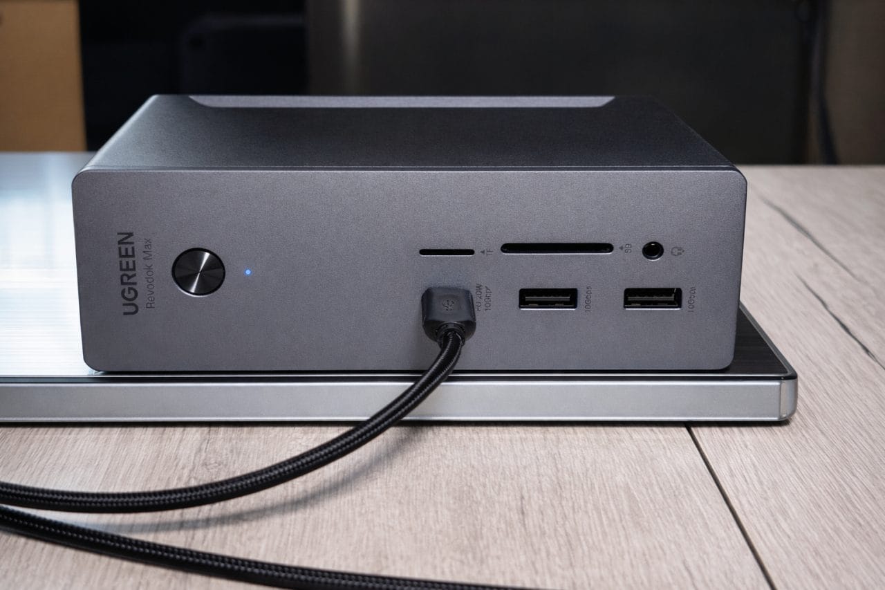 UGREEN Revodok Max 213 Anschlüsse vorne