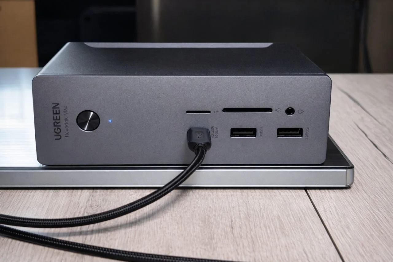 UGREEN Revodok Max 213 porty przednie