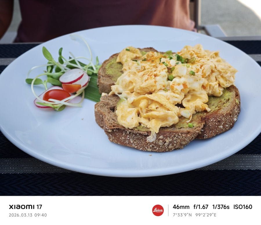 Xiaomi 17 Hauptkamera Testaufnahme Frühstücksbrot