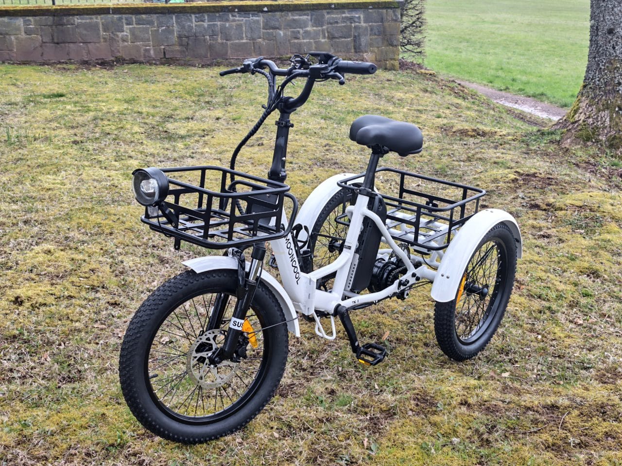 MOONCOOL TK1 aufgeklappt