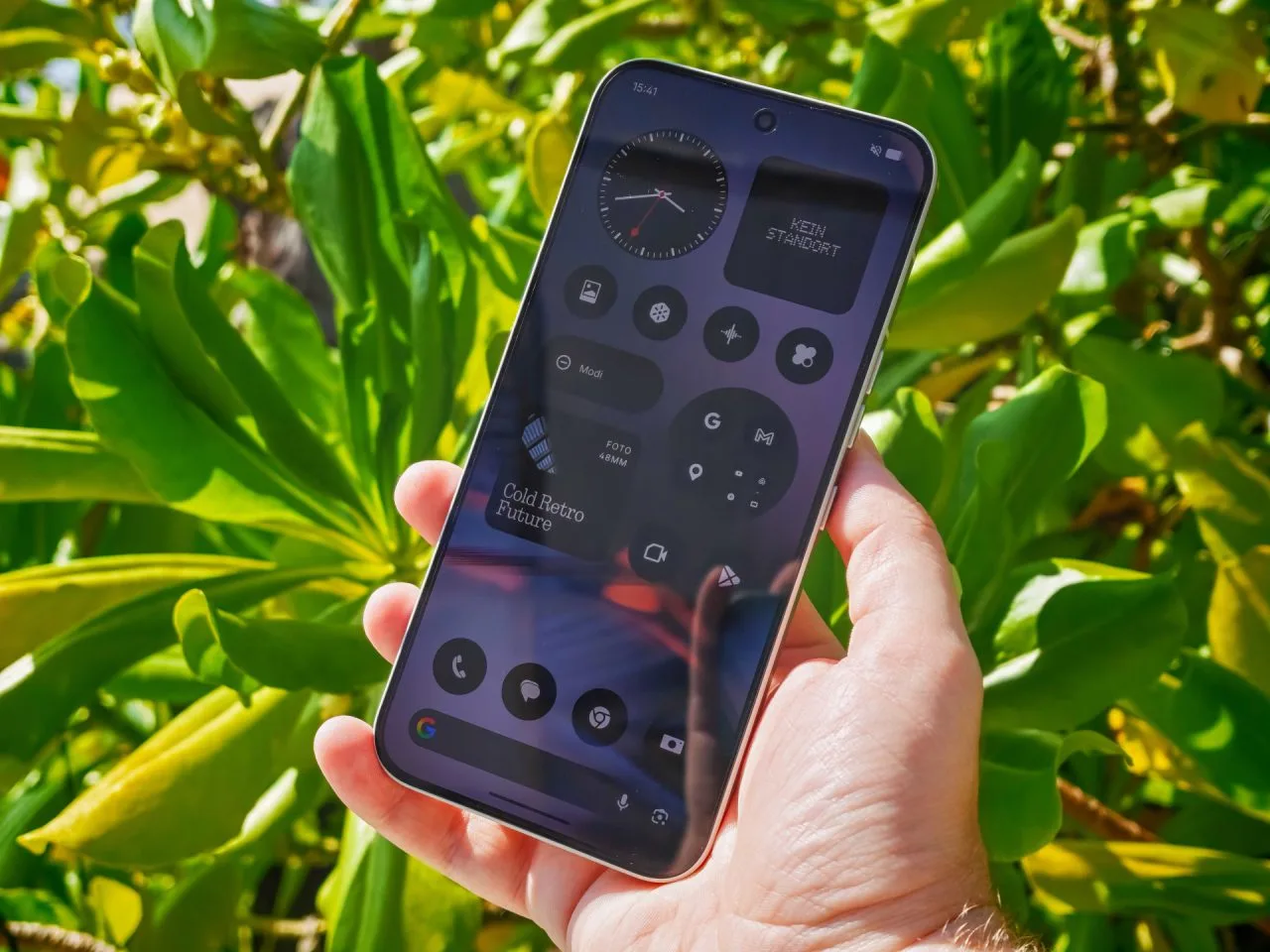 Niets Phone (4a) Pro-scherm in de zon