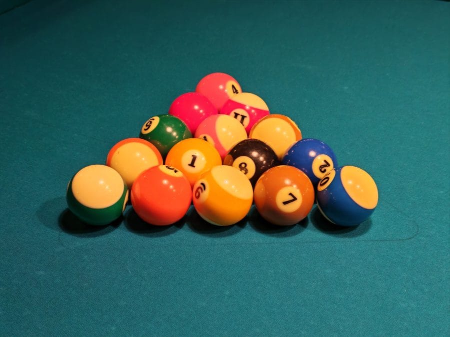 HONOR 600 Testaufnahme Billiard bei Nacht