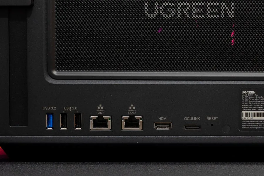 UGREEN NASync iDX6011 Pro Achterpoorten